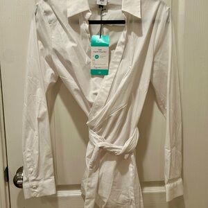 CAbi White Wrap Blouse with V-Neck and Tie Waist